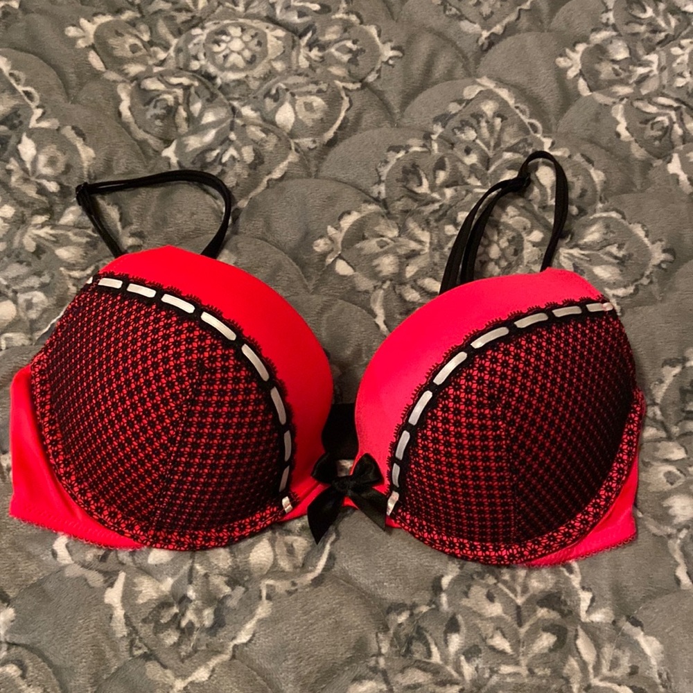 Victoria’s Secret Very Sexy Push Up size 34C